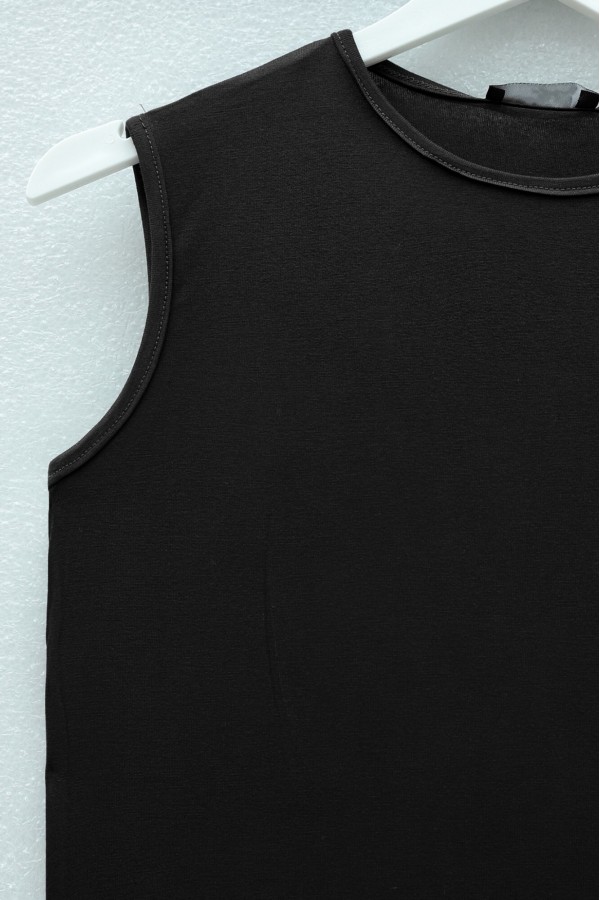 Sleeveless Crew Neck Cotton Undershirt -Black