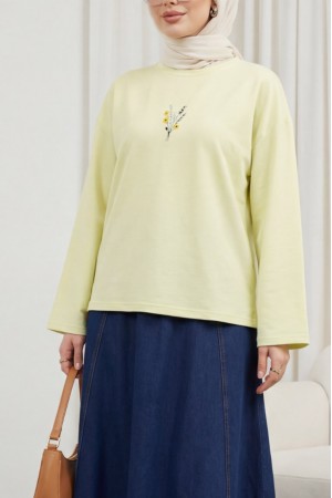 Önü Çiçek Nakışlı Yuvarlak Yaka Salaş Penye Bluz -Açık Sarı