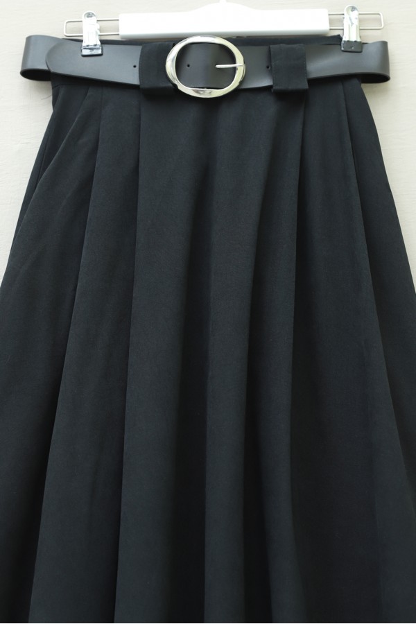 Thick Belted, Pleated Front, Side Pockets, Zippered Twill Skirt -Black