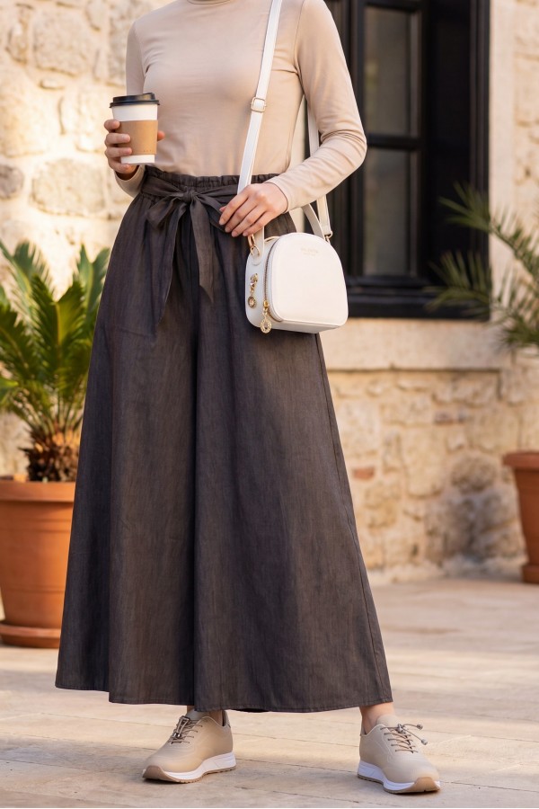 Linen-look skirt/pants with elasticated waist, belt, and pockets. - Soil