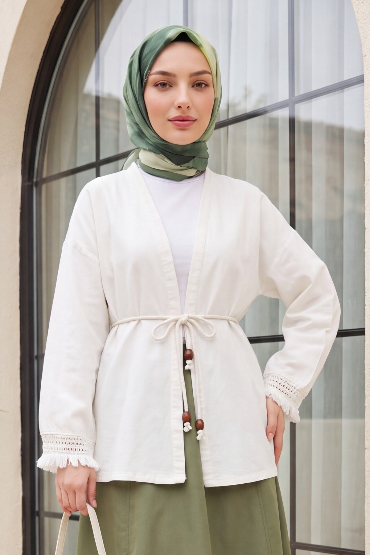Kolları Püsküllü Beli Kemerli Keten Kimono -Ekru