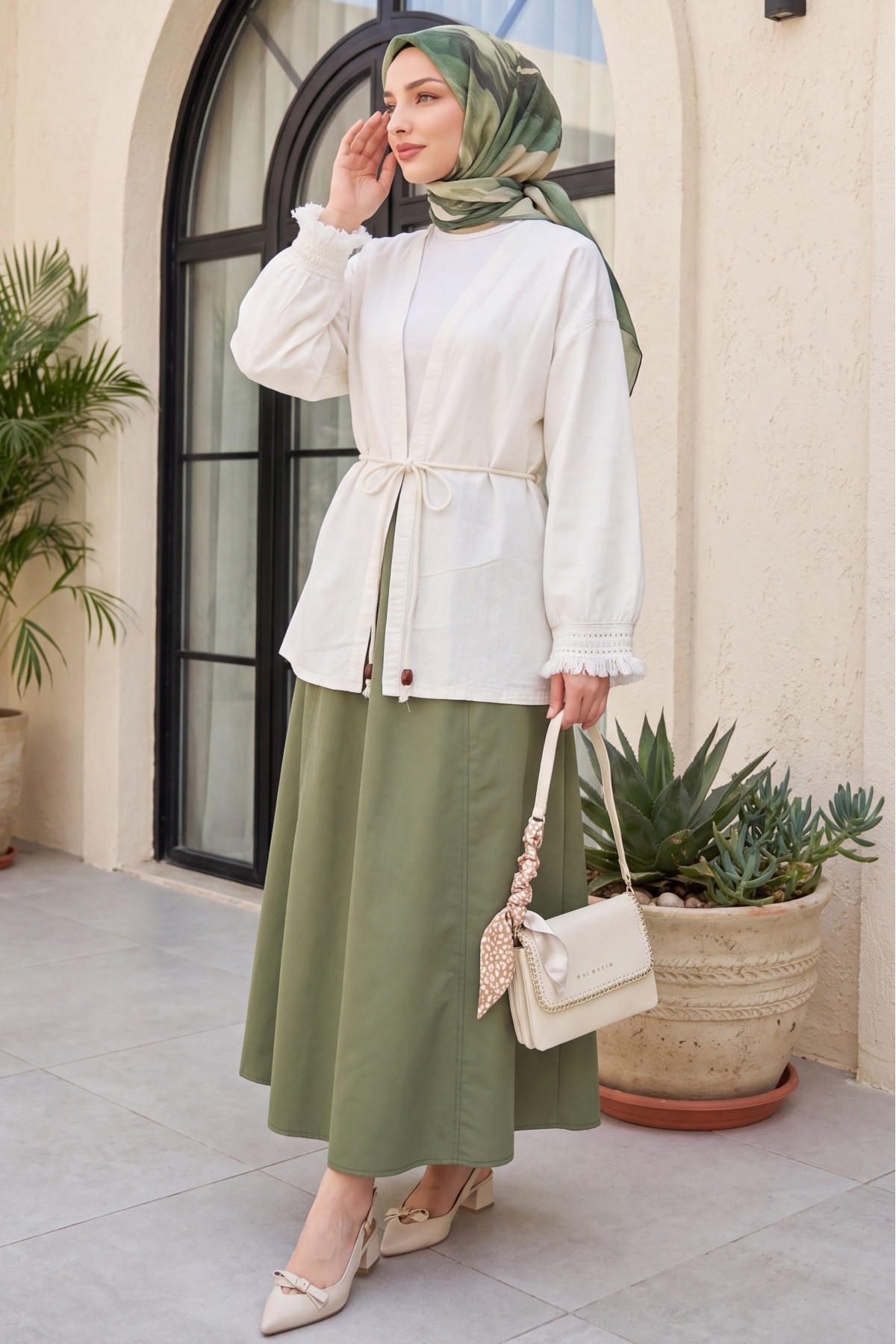 Kolları Püsküllü Beli Kemerli Keten Kimono -Ekru
