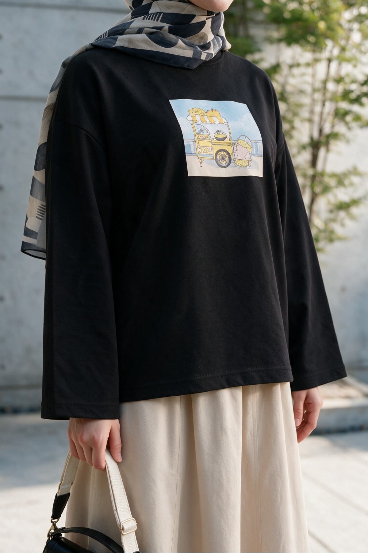 Crew Neck, Front Printed, Loose Fit Cotton Sweatshirt -Black