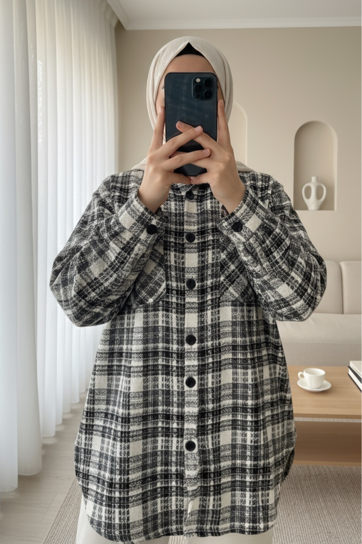 Buttoned Double Pocket Tweed Shirt   -Ecru