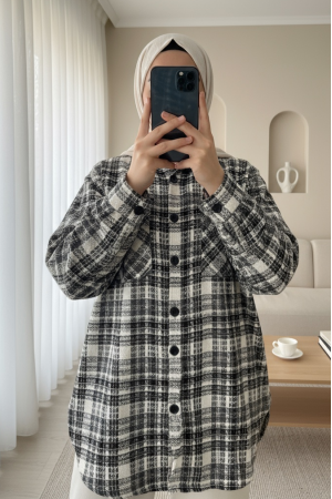 Buttoned Double Pocket Tweed Shirt   -Ecru