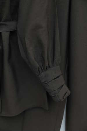 Kolu Ve Önü Katlama Detaylı Beli Kemerli Yarım Düğmeli Cupra Takım  -Kahve