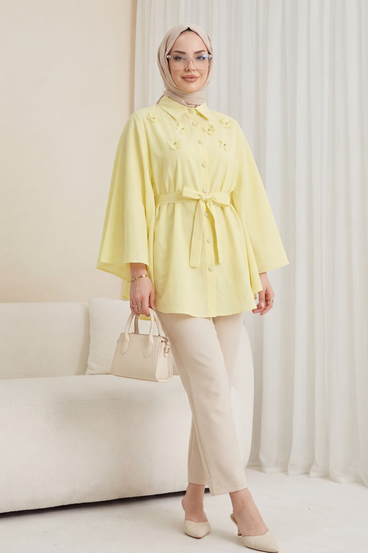 Poncho with Flower Detail on the Front and Buttons and Tie at the Waist -Light yellow
