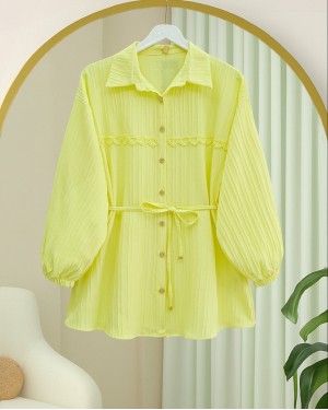 قميص حجري بأزرار وخصر مربوط وتفاصيل دانتيل -أصفر