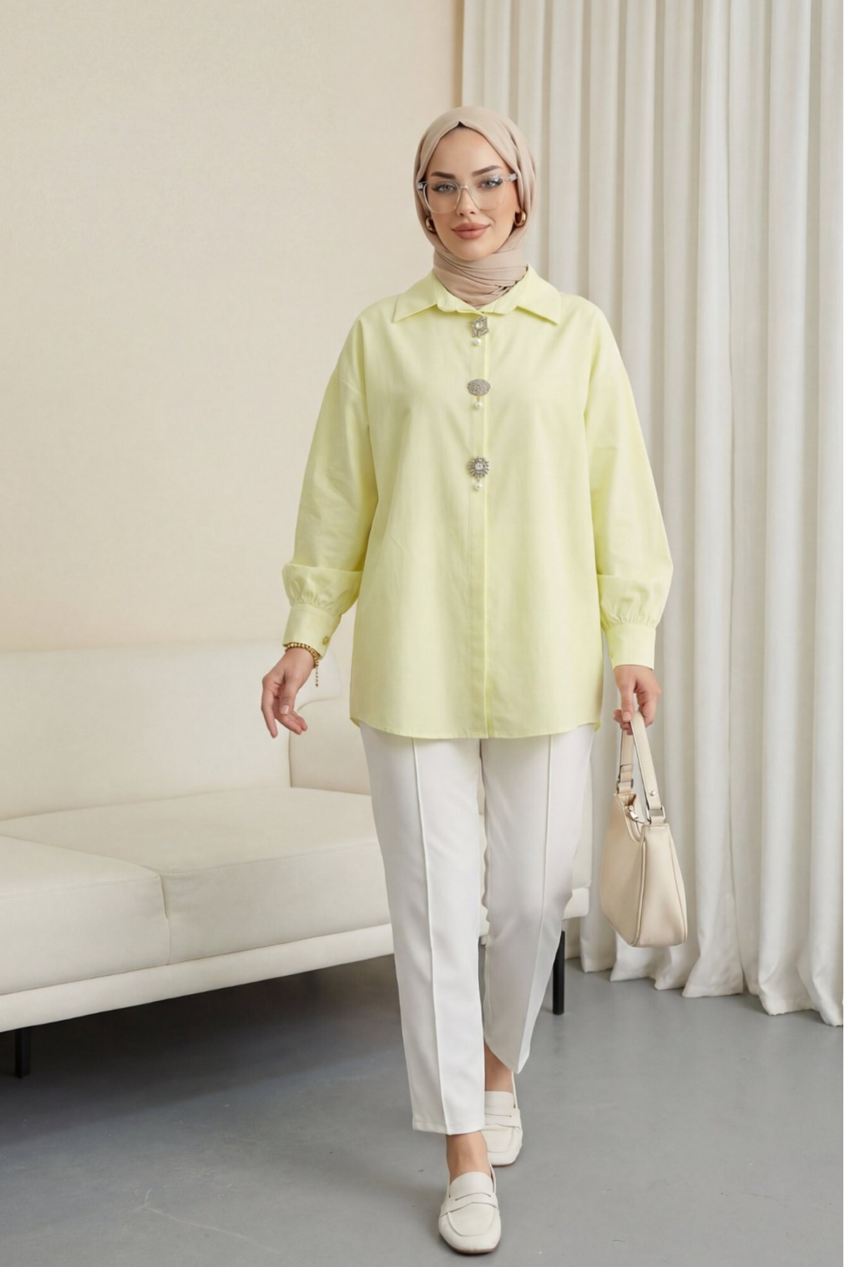 Brooch Detail Hidden Button Poplin Shirt -Light yellow