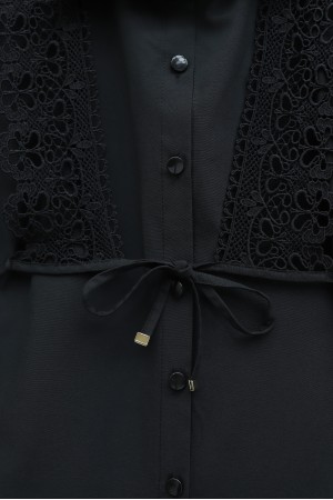 Önü Dantelli Bağlama Detaylı Düğmeli Poplin Gömlek -Siyah