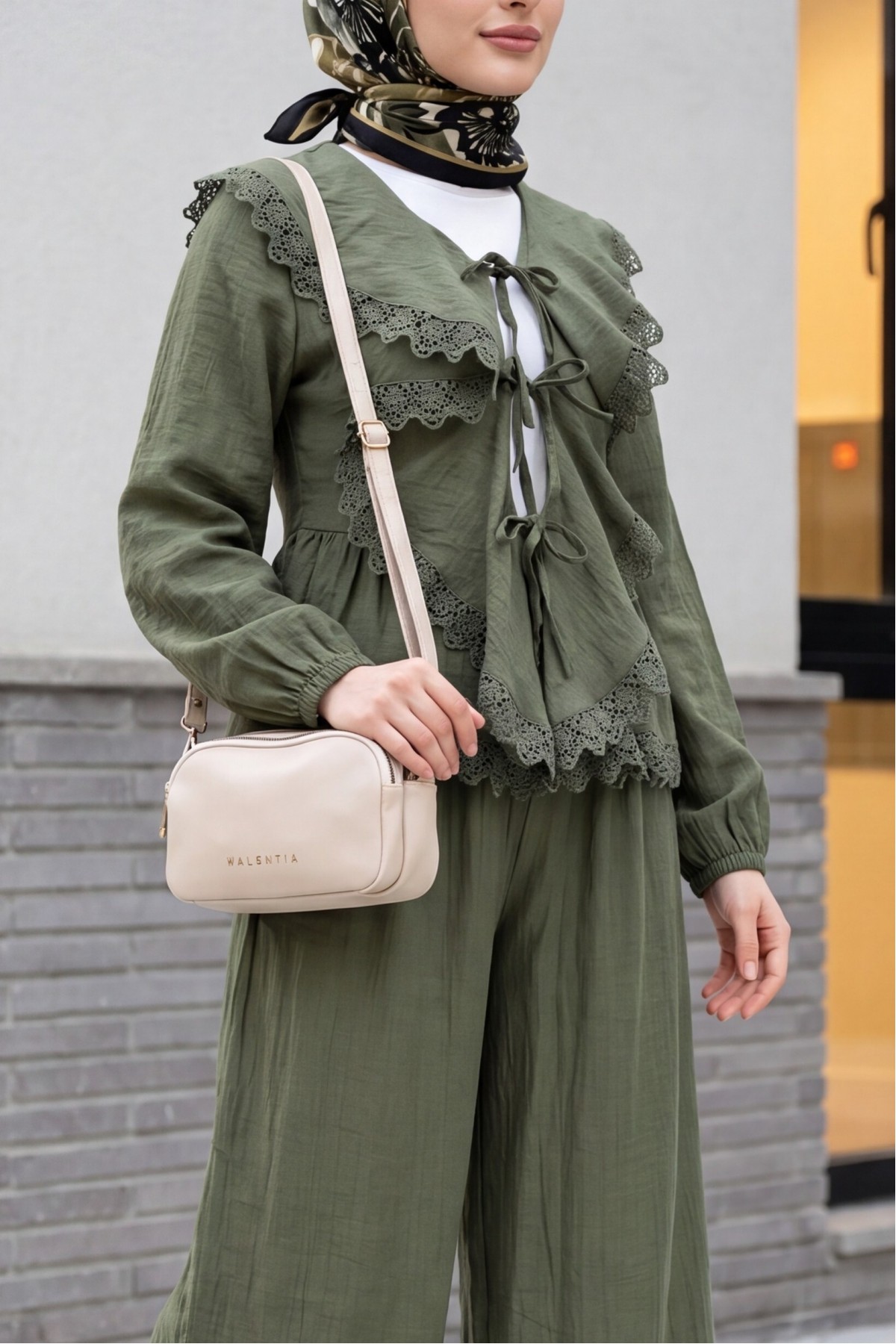 Strawberry Set with Lace Detail and Front Tie-Up Pants -Khaki detay görseli