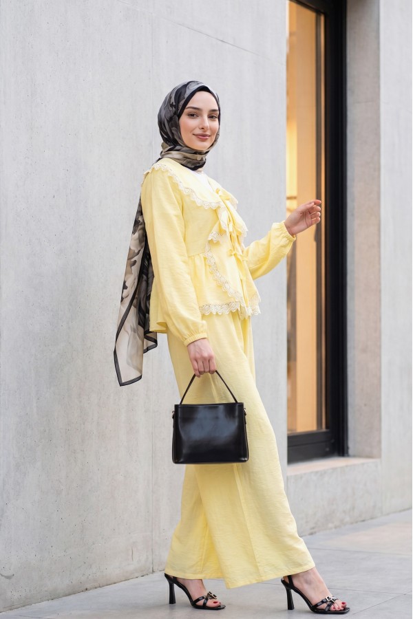 Strawberry Set with Lace Detail and Front Tie-Up Pants -Yellow