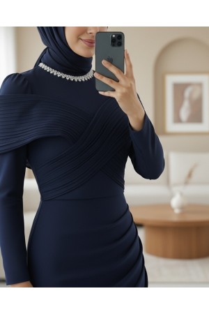 Yakası Taş Detaylı Omuzu Kat Drapeli Abiye -Laci