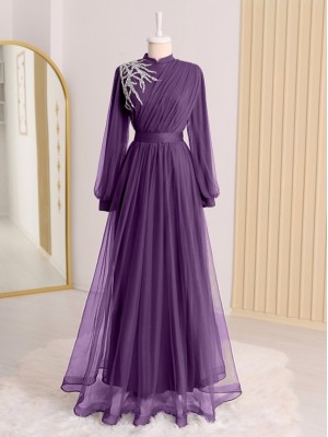 فستان سهرة من التول بحزام رايات بتفاصيل من الأحجار     -بنفسجي