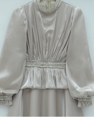 Beli Volan Detaylı Taşlı Janjan Saten Abiye -Taş