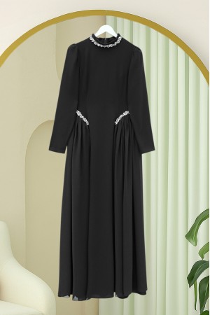 Yakası Ve Beli Taşlı Yanları Tül  Detaylı  Astarlı Krep Elbise -Siyah