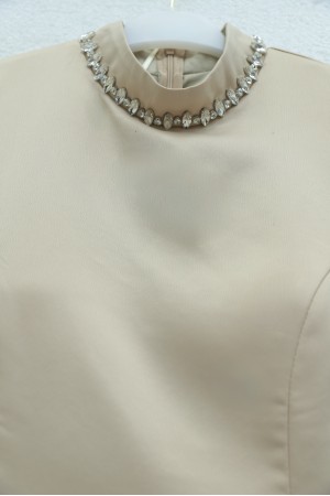 Üstü Saten Altı Janjan Şifon Taş Detaylı Volanlı Abiye -Bej