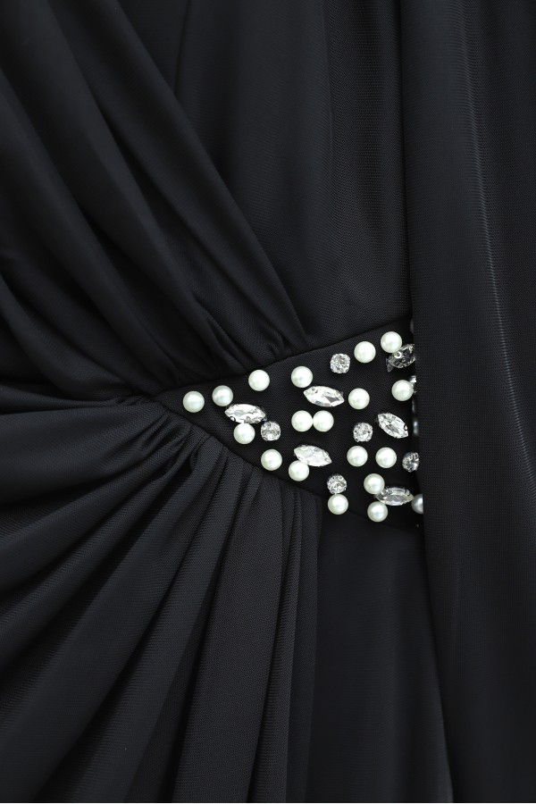 High-neck evening gown with pearl detail and tulle cape. -Black