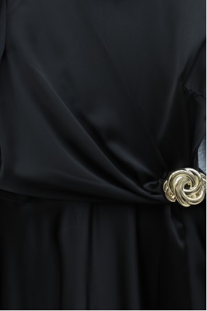 Beli Yandan Bağcıklı Tokalı Saten Abiye -Siyah
