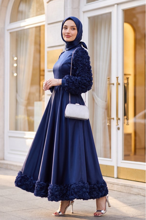 Eteği Ve Kolları Gül Detaylı Saten Abiye -Laci