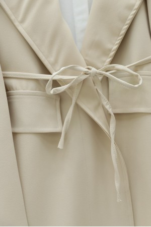 سترة برباط خصر بتفاصيل جيوب -اللون البيج