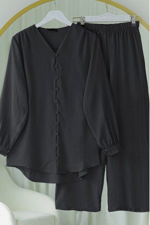 Ayrobin Suit with V-Neck Buttoned Trousers -Black