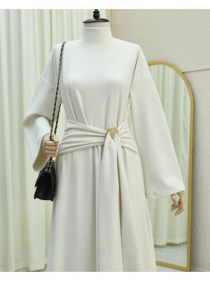 Dik Yaka Tokalı Bağcıklı Uzun Selanik Elbise -Krem