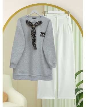 سترة وشاح بشعار الفهد بثلاث خيوط -رمادي فاتح