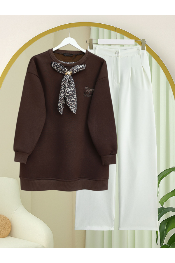 Scarf Leopard Emblem 3 Yarn Sweater -Dark Coffee
