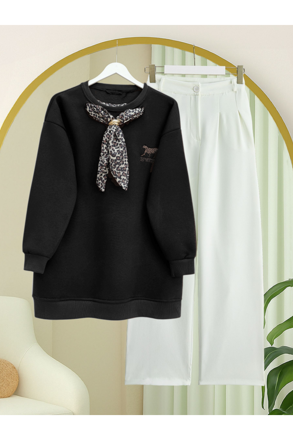 Scarf Leopard Emblem 3 Yarn Sweater -Black