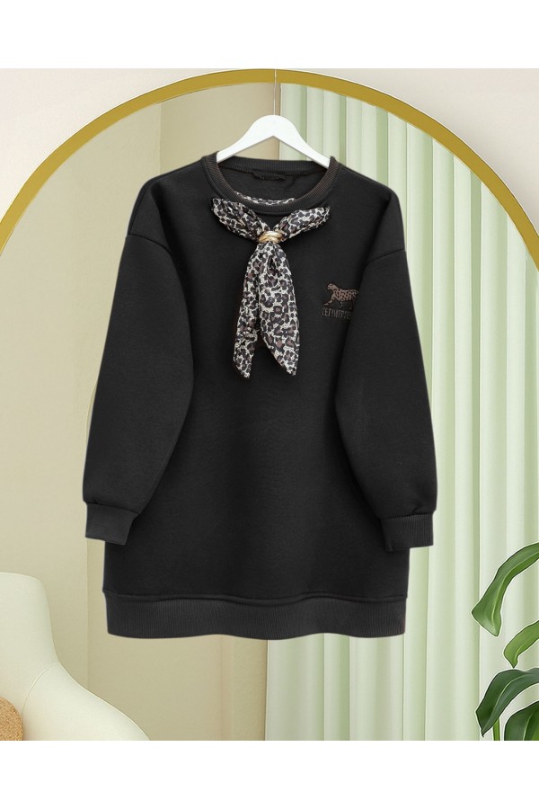 Scarf Leopard Emblem 3 Yarn Sweater -Black