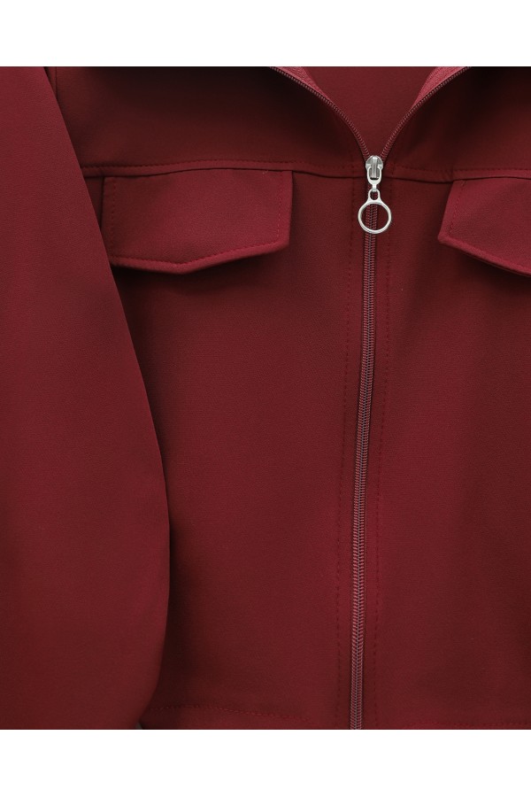 Double-piece set with front zipper, elasticated waist and cuffs, and pocket details. -Maroon