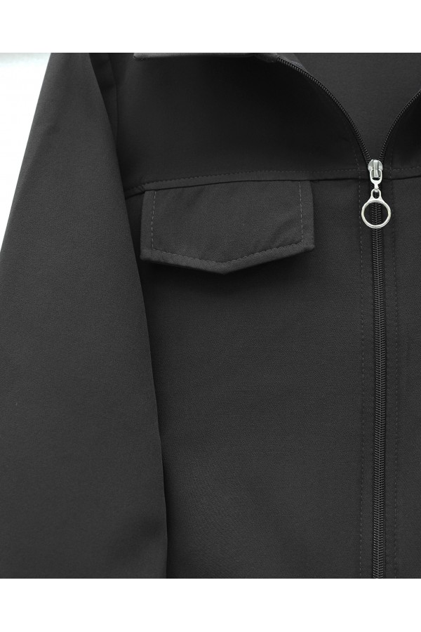 Double-piece set with front zipper, elasticated waist and cuffs, and pocket details. -Black