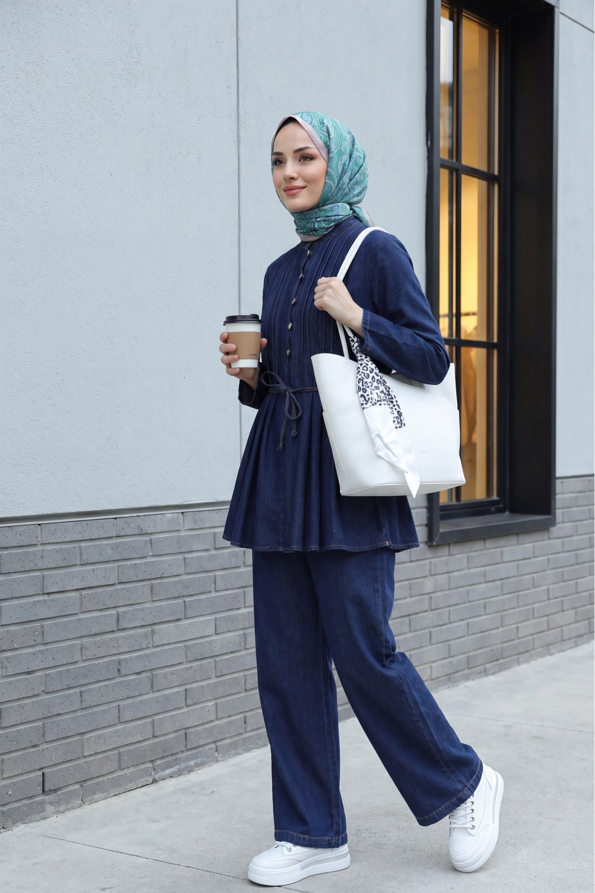Half -Navy blue