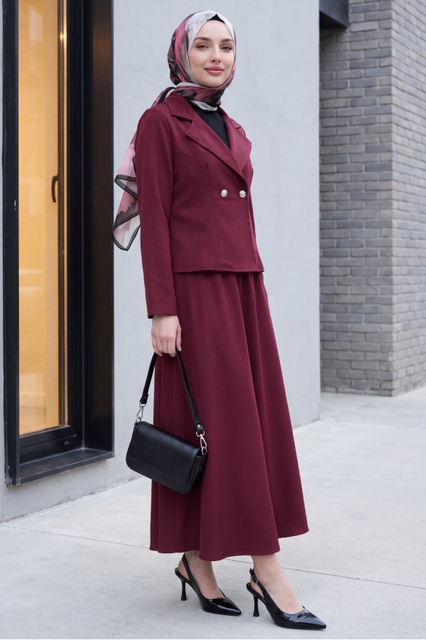 Double-front buttoned, double-breasted collar jacket and skirt set (double crepe). -Maroon