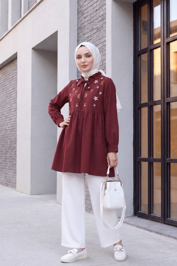 V Yaka Bağlamalı Yakası Fırfırlı Çiçek Nakışlı Poplin Tunik -Bordo