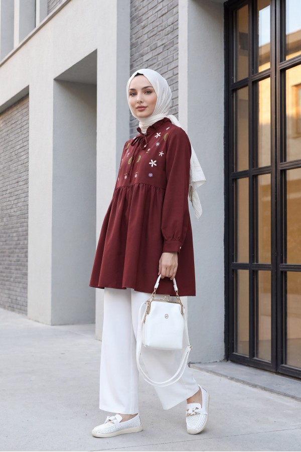 V Yaka Bağlamalı Yakası Fırfırlı Çiçek Nakışlı Poplin Tunik -Bordo