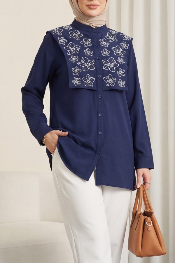 Plastron Detaylı Nakışlı Poplin Gömlek -Laci