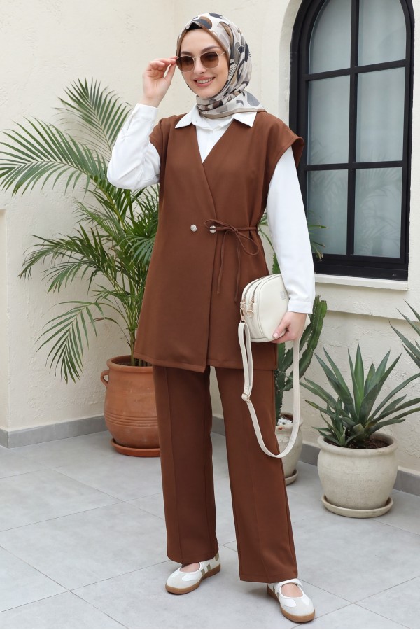 Düğme Detaylı Çift Bağcıklı Yelek Pantolon Double Krep Takım -Taba