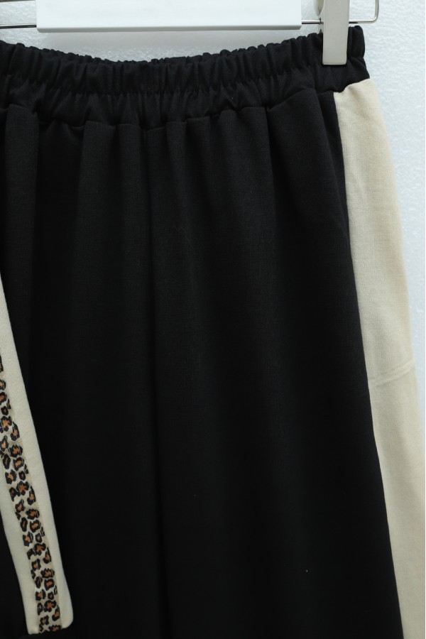 Collared, Half-Zip Jersey Set with Patterned Sides -Black