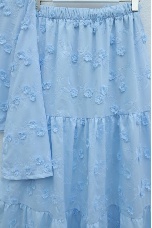 Front-tie linen kimono set with embossed floral embroidery and lining. -Baby Blue
