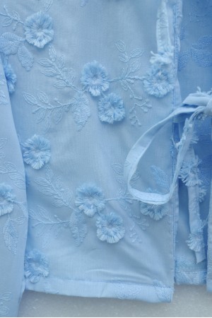 Front-tie linen kimono set with embossed floral embroidery and lining. -Baby Blue