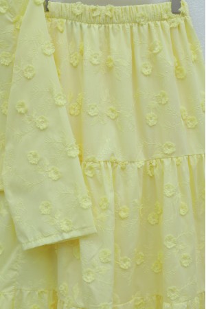 Front-tie linen kimono set with embossed floral embroidery and lining. -Yellow