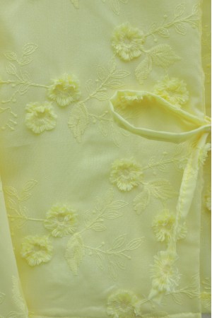 Front-tie linen kimono set with embossed floral embroidery and lining. -Yellow