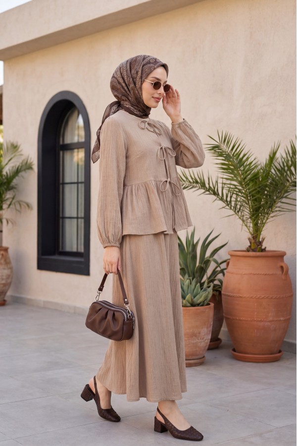 Front-tie, elasticated sleeve, crinkle kimono set with skirt. -Mink color