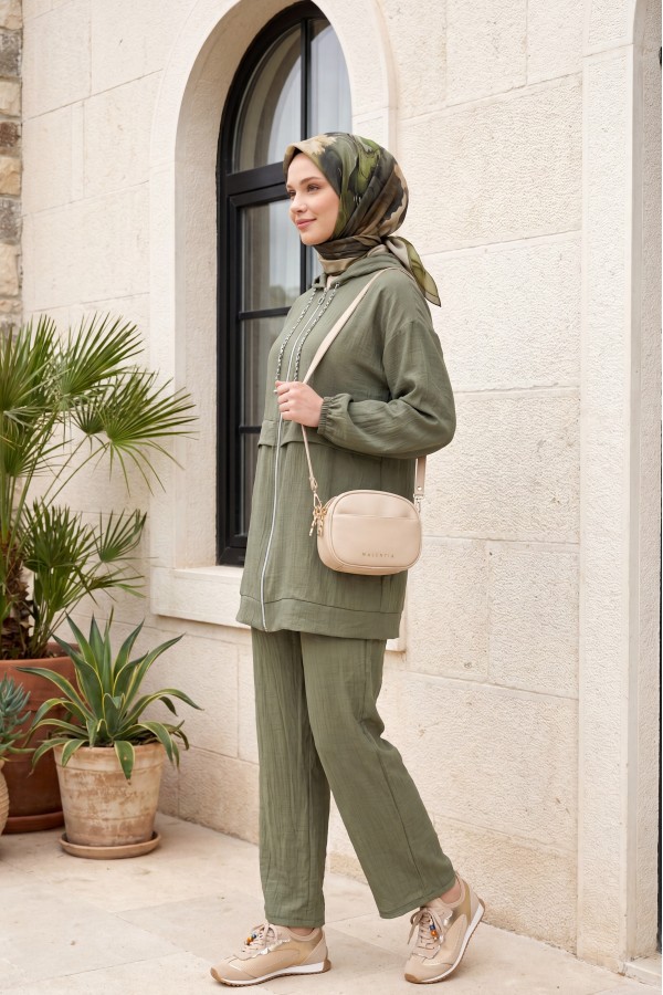 Strawberry Style Hooded Sweatshirt with Chain Collar and Zip-Up Pants -Khaki
