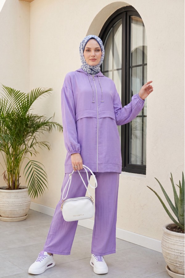 Strawberry Style Hooded Sweatshirt with Chain Collar and Zip-Up Pants -Lilac