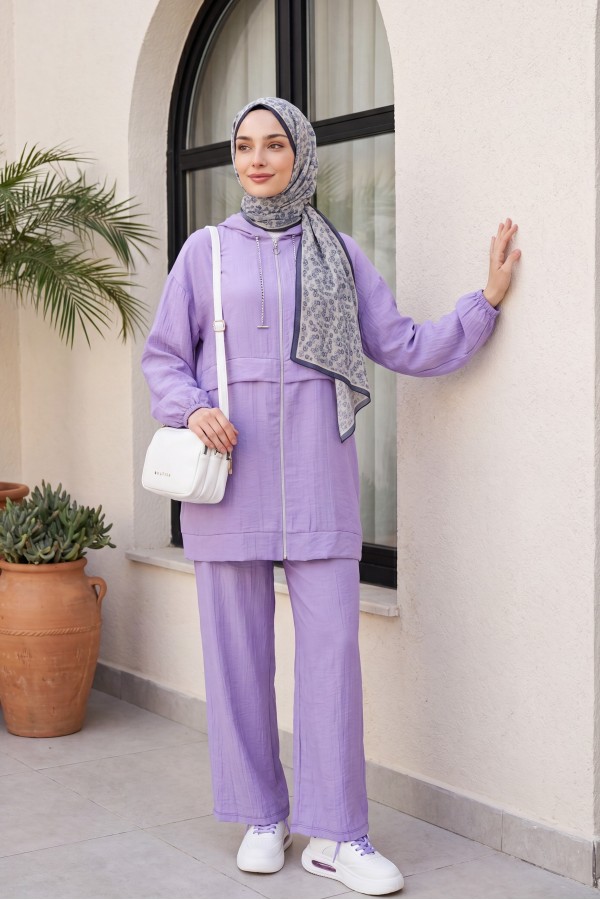 Strawberry Style Hooded Sweatshirt with Chain Collar and Zip-Up Pants -Lilac
