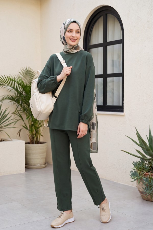 Oysho Set with Long Back, Bicycle Collar, Elasticated Sleeves and Trousers -Khaki