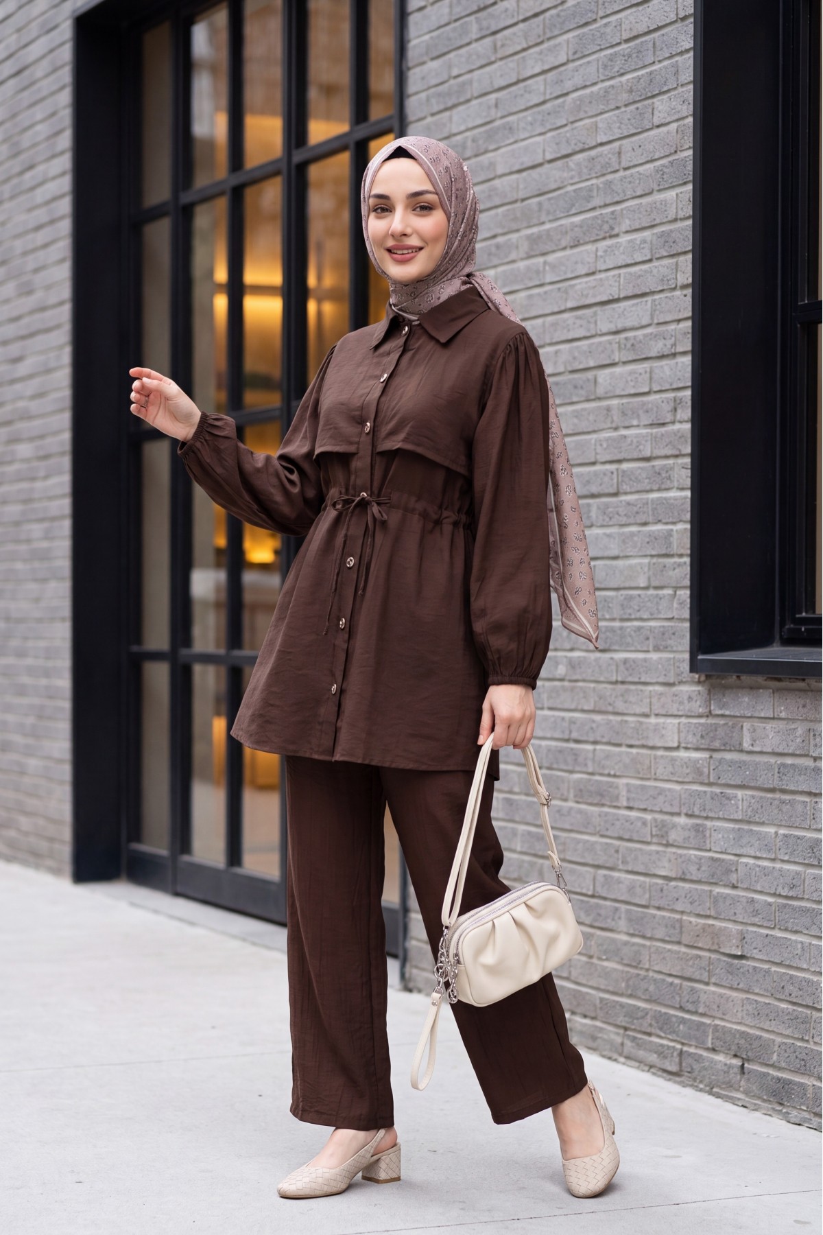Strawberry Set with Tunnel Lace-up and Elasticated Sleeves -Dark Coffee detay görseli
